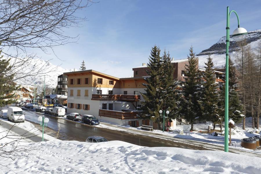 Vacances en montagne Résidence Edelweiss - Les 2 Alpes - Extérieur hiver