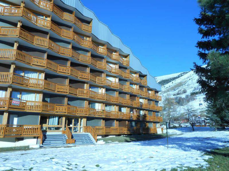 Rent in ski resort Résidence le Plein Sud A - Les 2 Alpes - Winter outside