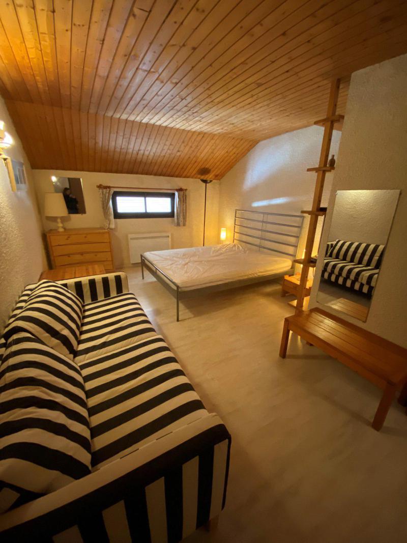 Rent in ski resort 2 room duplex apartment sleeping corner 6 people (CHR23) - Résidence le St Christophe - Les 2 Alpes - Bedroom