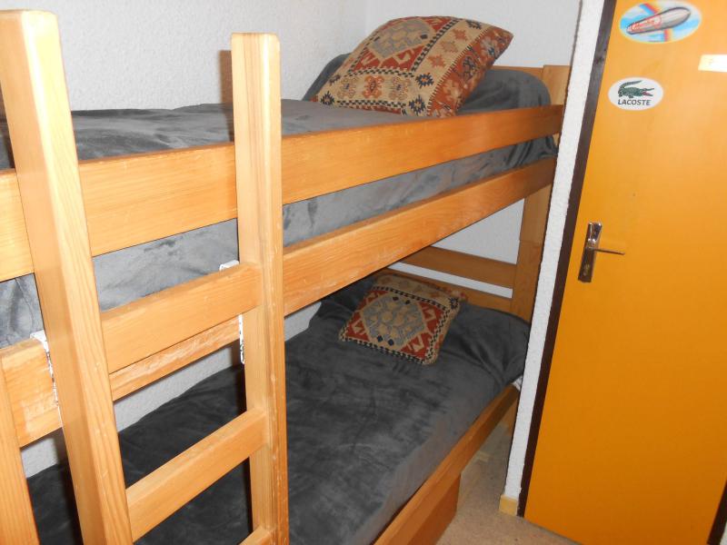 Rent in ski resort 2 room apartment sleeping corner 6 people (VIK45) - Résidence le Viking - Les 2 Alpes - Bunk beds