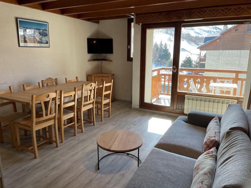 Rent in ski resort 3 room duplex apartment 8 people (403) - Résidence les Alberges C - Les 2 Alpes - Living room