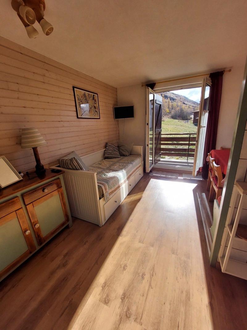 Ski verhuur Studio bergnis 4 personen (ECR5E1) - Résidence les Ecrins 5 - Les 2 Alpes - Woonkamer