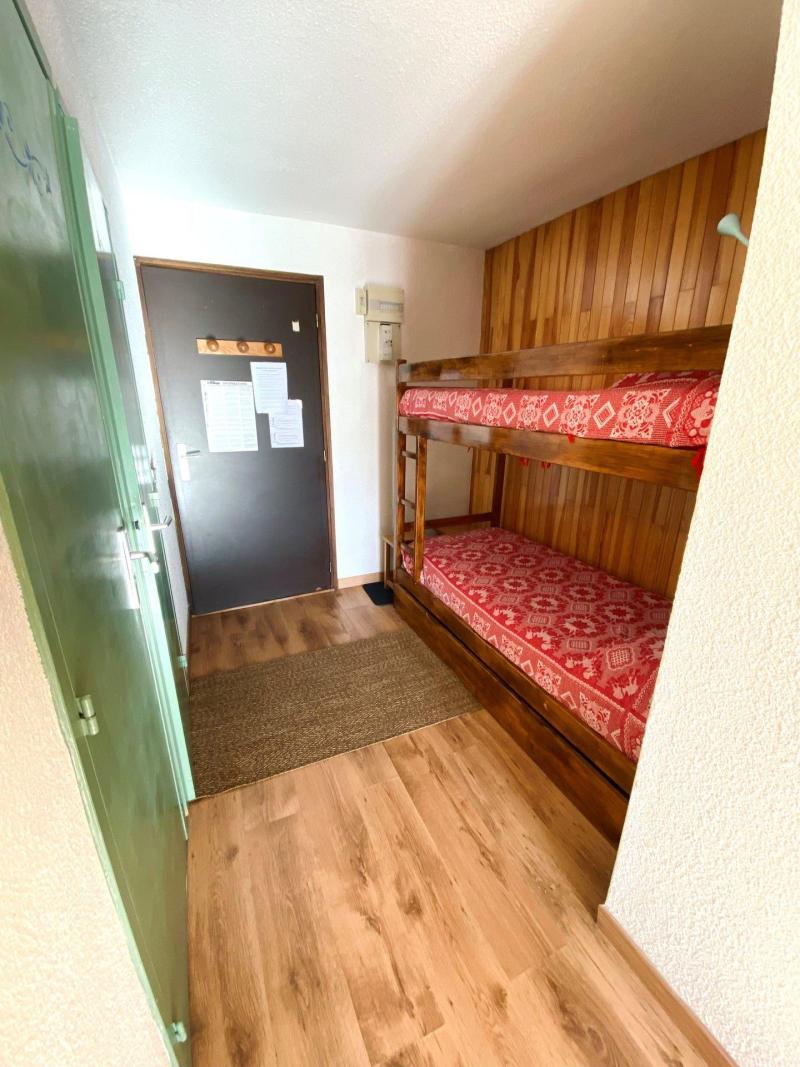 Rent in ski resort Studio sleeping corner 4 people (ECR5E1) - Résidence les Ecrins 5 - Les 2 Alpes - Sleeping area