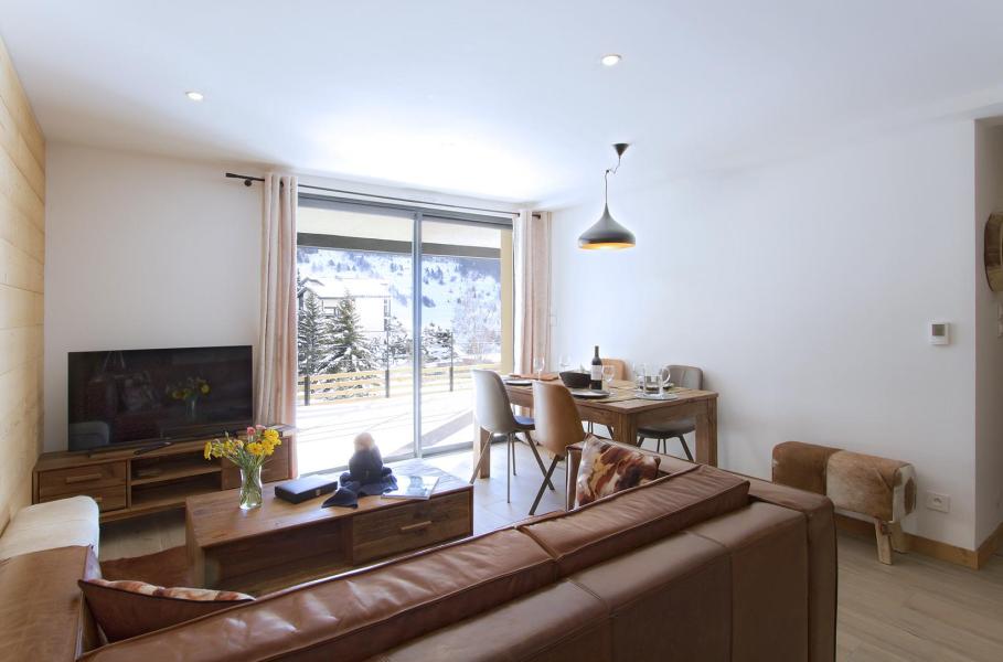 Rent in ski resort 3 room apartment cabin 5 people (2.2) - Résidence Mariande - Les 2 Alpes - Living room