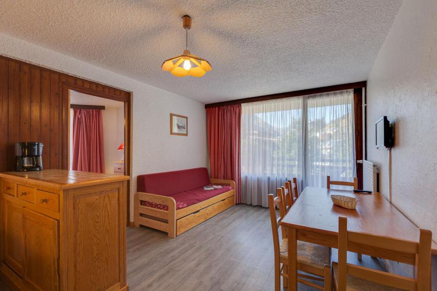 Rent in ski resort 2 room apartment cabin 4-6 people - Résidence Meijotel - Les 2 Alpes - Living room