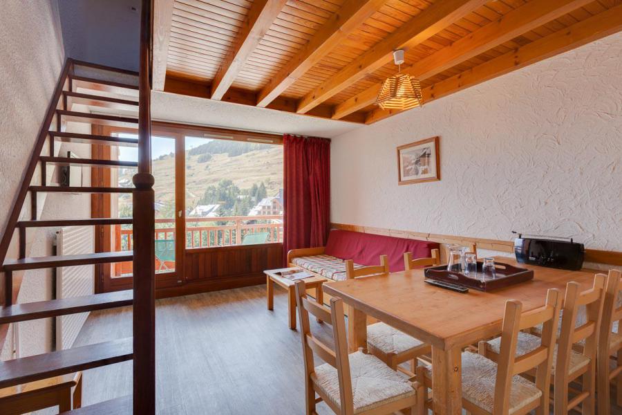 Rent in ski resort 3 room duplex apartment sleeping corner 8 people - Résidence Meijotel - Les 2 Alpes - Table