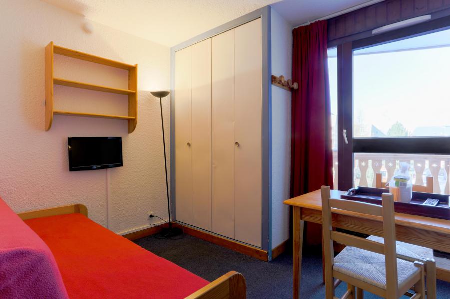 Rent in ski resort Studio sleeping corner 4 people - Résidence Plein Sud - Les 2 Alpes - Living room