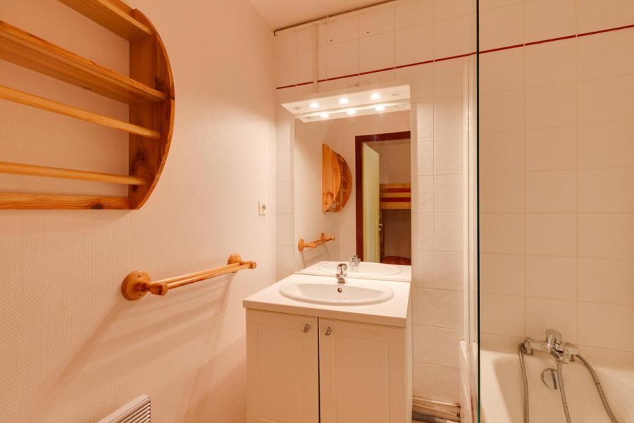 Rent in ski resort Studio sleeping corner 4 people - Résidence Saint Christophe - Les 2 Alpes - Bathroom