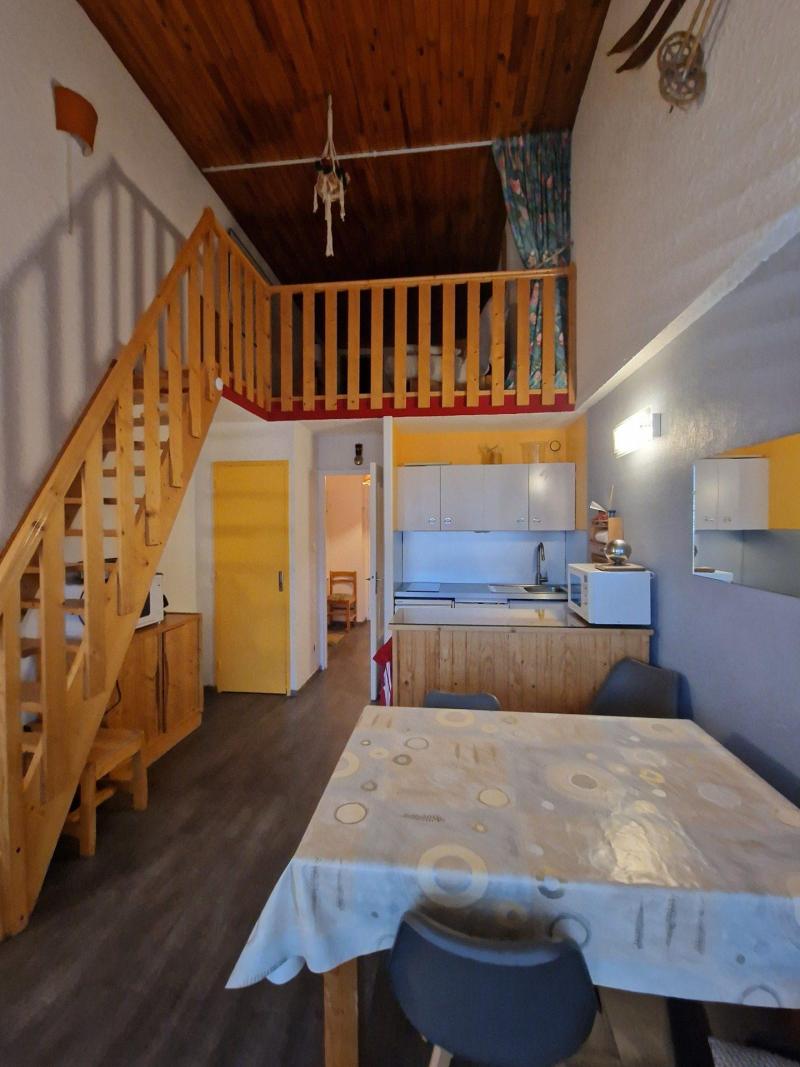 Ski verhuur Appartement duplex 2 kabine kamers 6 personen (SLDA33) - SOLDANELLE - Les 2 Alpes - Woonkamer