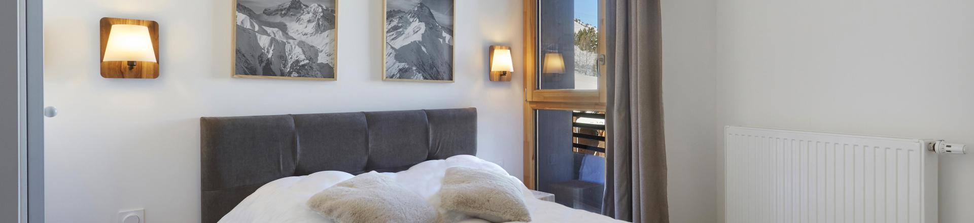 Rent in ski resort Résidence Le Hameau - Les 2 Alpes - Bedroom