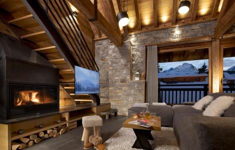 Rent in ski resort Chalet L'Atelier - Les 2 Alpes - Fireplace
