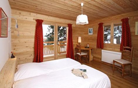 Rent in ski resort Chalet la Muzelle - Les 2 Alpes - Bedroom