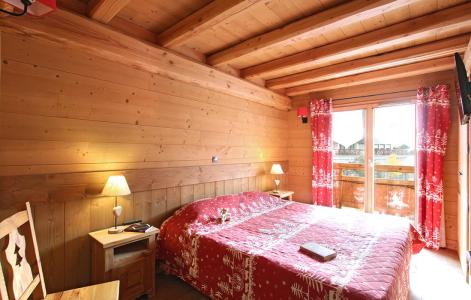 Rent in ski resort Chalet Le Loup Lodge - Les 2 Alpes - Bedroom