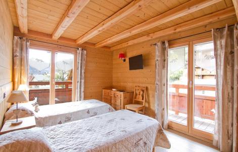 Rent in ski resort Chalet Le Renard Lodge - Les 2 Alpes - Bedroom