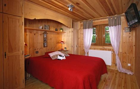 Rent in ski resort Chalet Leslie Alpen 2 - Les 2 Alpes - Bedroom