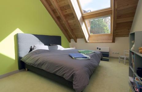 Rent in ski resort Chalet Snö Lodge - Les 2 Alpes - Bedroom under mansard