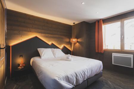 Rent in ski resort Hotel Base Camp Lodge - Les 2 Alpes - Bedroom