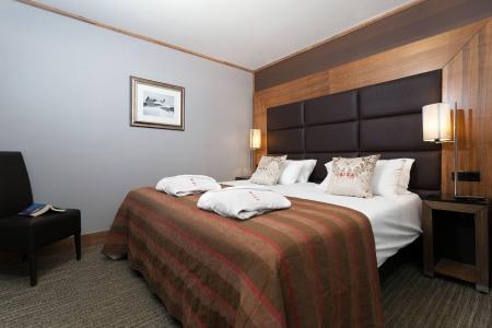 Rent in ski resort Hôtel Ibiza - Les 2 Alpes - Double bed