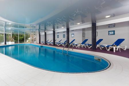 Skiverleih Hôtel Ibiza - Les 2 Alpes - Schwimmbad