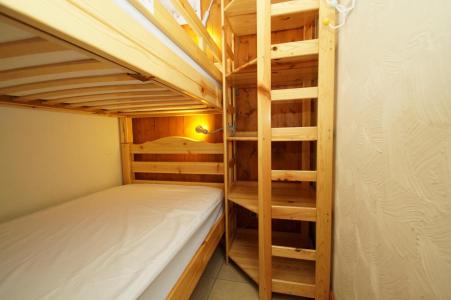 Rent in ski resort 2 room apartment sleeping corner 6 people (B005) - Les Chalets d'Or - Les 2 Alpes - Cabin