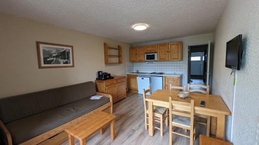 Rent in ski resort Studio sleeping corner 4 people (305) - Meijotel - Les 2 Alpes - Living room