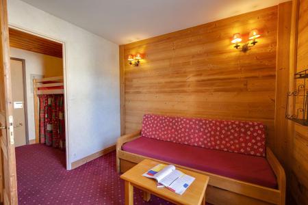 Rent in ski resort Studio sleeping corner 3 people - Résidence Champamé - Les 2 Alpes - Living room