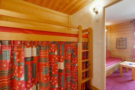 Rent in ski resort Studio sleeping corner 3 people - Résidence Champamé - Les 2 Alpes - Mezzanine simple bed