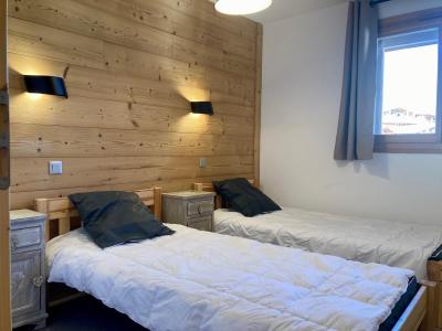 Rent in ski resort 3 room apartment 6 people (EA1) - Résidence La Résidence - Les 2 Alpes - Bedroom