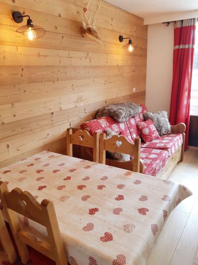 Rent in ski resort Studio sleeping corner 4 people (MEI101) - Résidence le Meijotel B - Les 2 Alpes - Living room