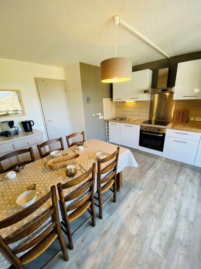 Rent in ski resort 4 room duplex apartment 6 people (SOL805) - Résidence le Soleil - Les 2 Alpes - Kitchen