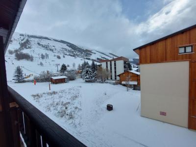 Holiday in mountain resort Studio sleeping corner 4 people (35) - Résidence les Brinbelles - Les 2 Alpes - Winter outside