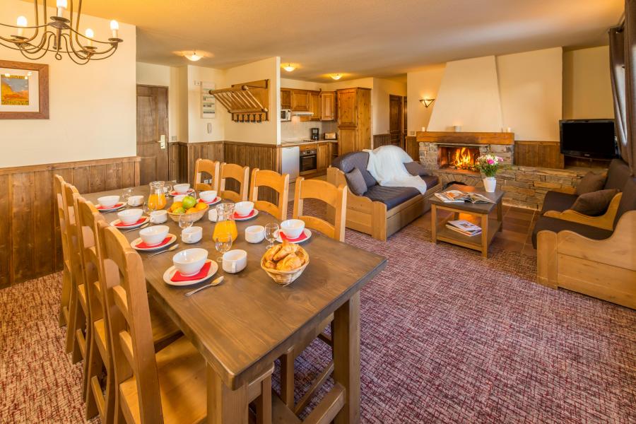 Rent in ski resort 5 room apartment 8-10 people - Chalet Altitude - Les Arcs - Dining area