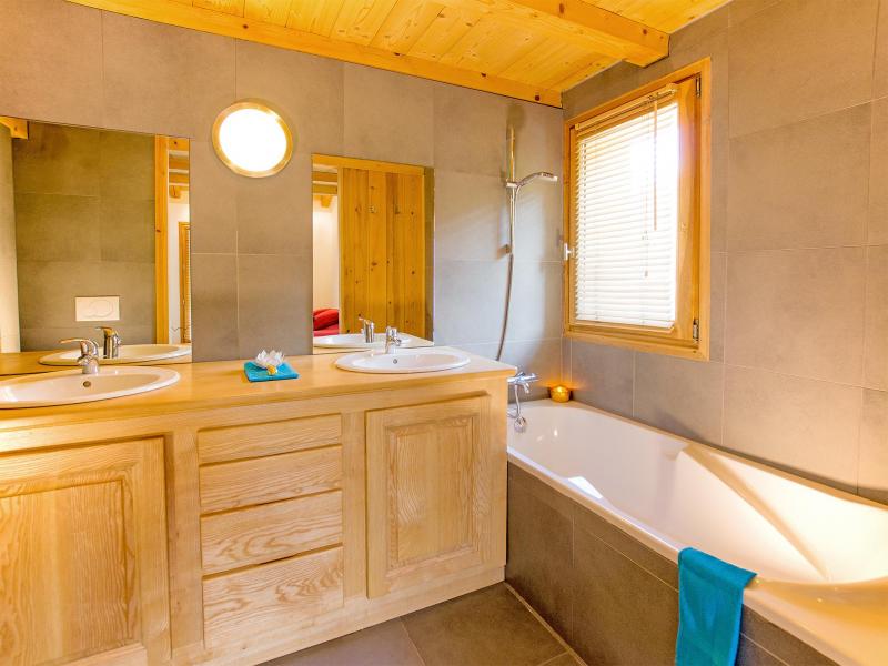 Rent in ski resort Chalet des Arcs CED01 - Les Arcs - Bath-tub