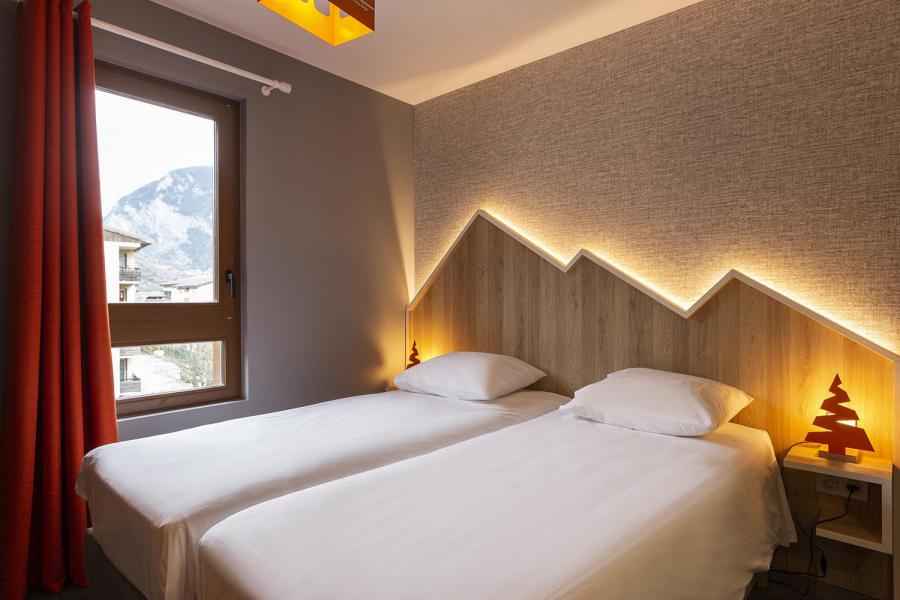 Rent in ski resort Hôtel Base Camp Lodge - Les Arcs - Twin beds