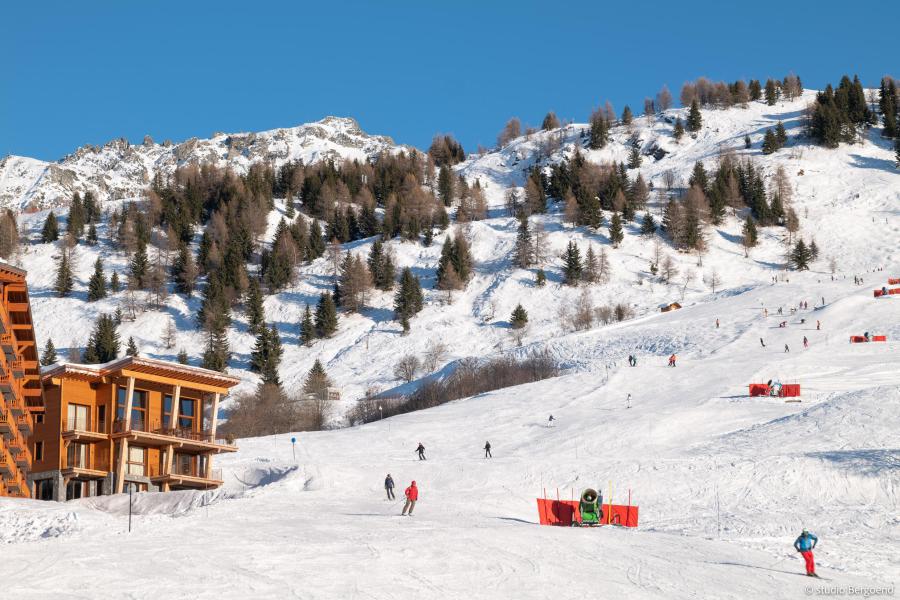 Location au ski Les Chalets Mille8 - Les Arcs - Extérieur hiver