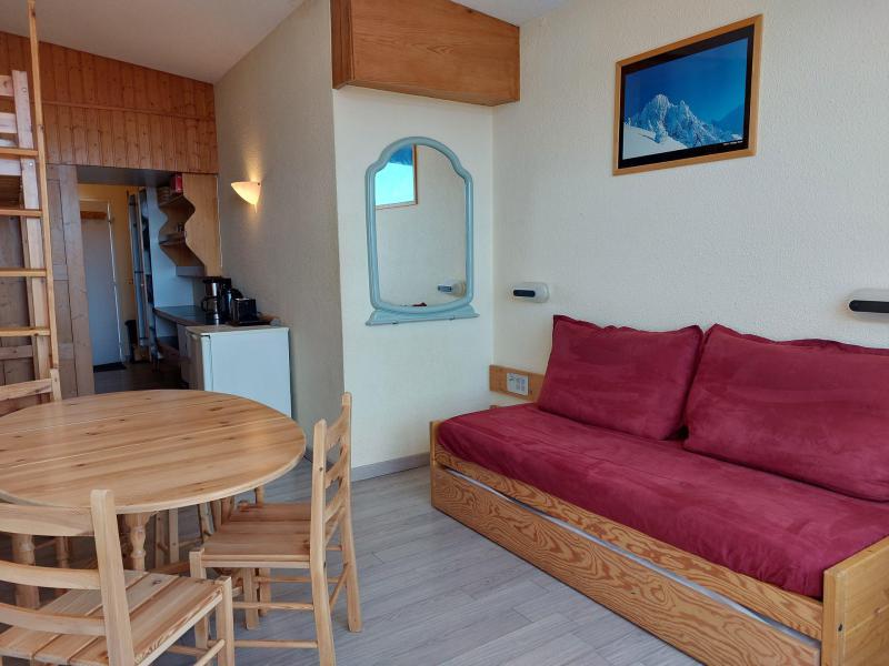 Rent in ski resort Studio 4 people (1026) - Résidence Belles Challes - Les Arcs - Living room