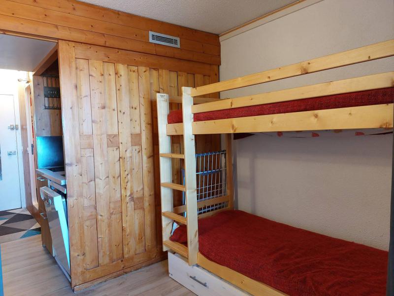 Аренда на лыжном курорте Квартира студия со спальней для 4 чел. (1028) - Résidence Belles Challes - Les Arcs - Комната