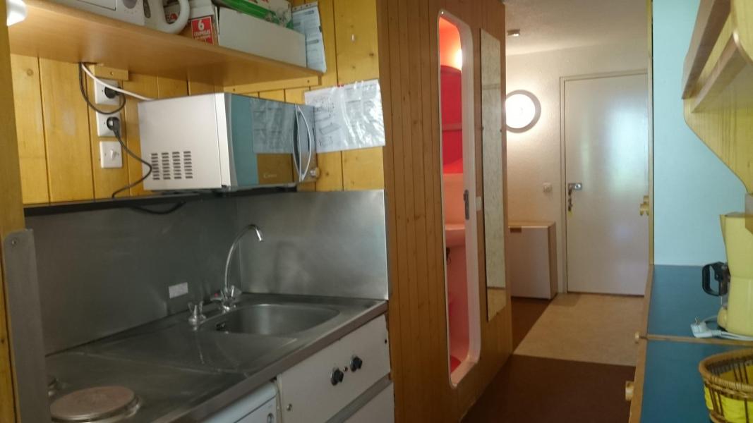 Rent in ski resort Studio sleeping corner 4 people (529) - Résidence Belles Challes - Les Arcs - Kitchen