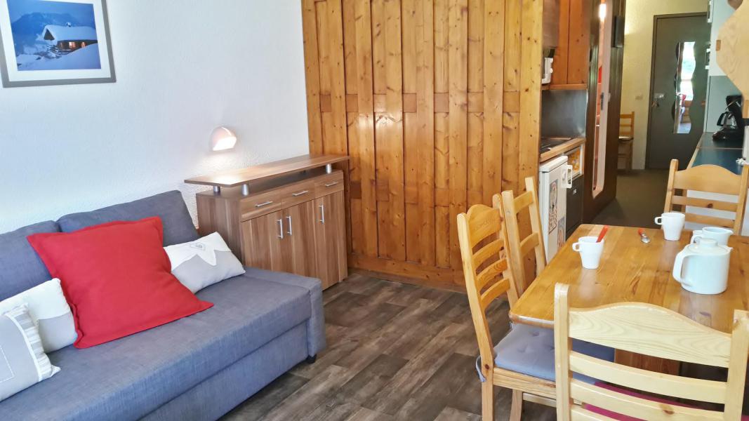 Rent in ski resort Studio sleeping corner 4 people (421) - Résidence des Belles Challes - Les Arcs - Living room