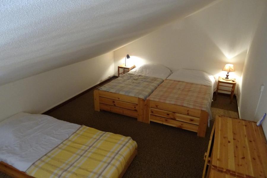 Skiverleih Wohnung 1 Mezzanine Zimmer 5 Leute (417) - Résidence les Glières - Les Arcs - Schlafzimmer
