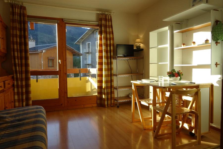 Rent in ski resort Studio sleeping corner 4 people - Résidence les Jardins du Nantet - Les Arcs - Living room