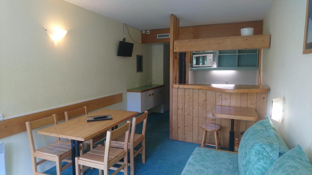 Rent in ski resort Studio sleeping corner 5 people (166) - Résidence les Lauzières - Les Arcs - Living room