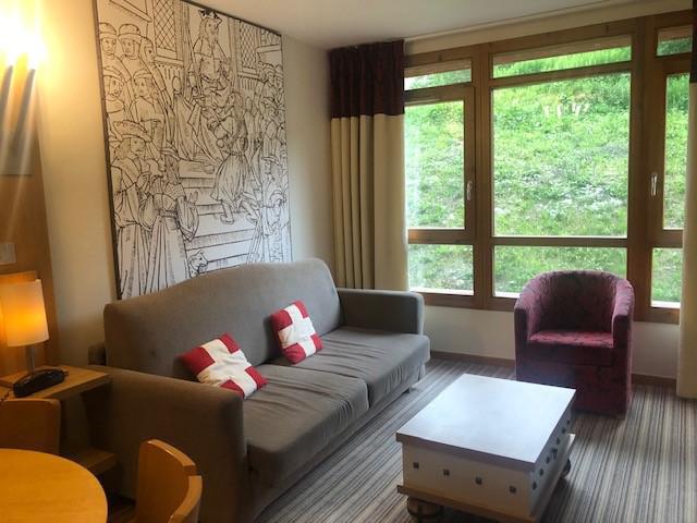 Rent in ski resort 2 room apartment 4 people (326) - Résidence les Souverains Edenarc - Les Arcs - Living room