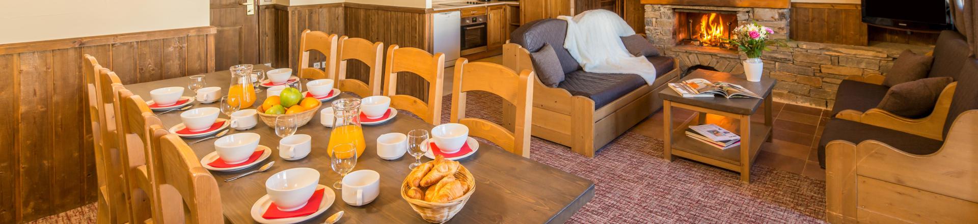 Rent in ski resort 5 room apartment 8-10 people - Chalet Altitude - Les Arcs - Dining area