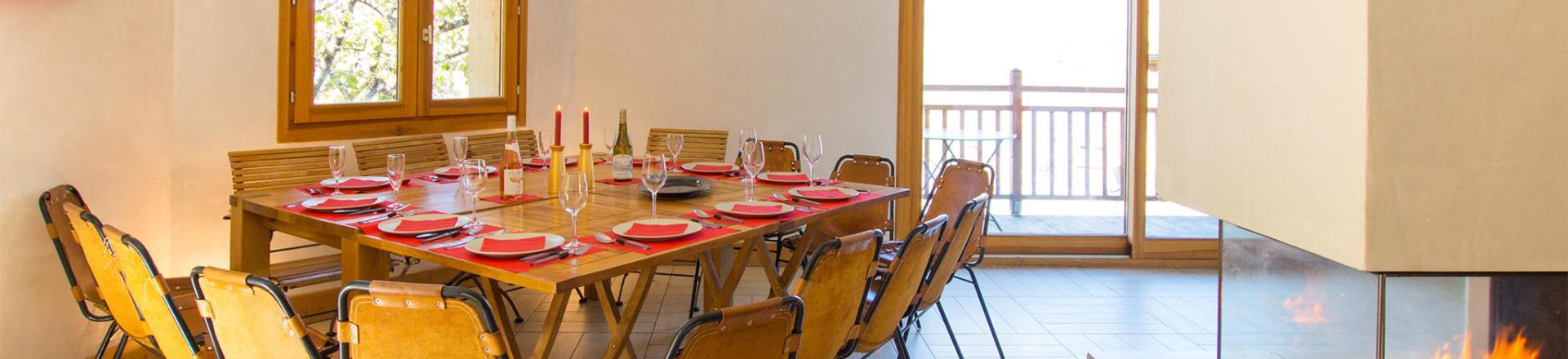 Rent in ski resort Chalet des Arcs CED01 - Les Arcs - Dining area