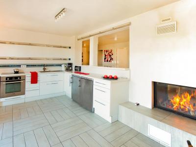 Rent in ski resort Chalet des Arcs CED01 - Les Arcs - Open-plan kitchen