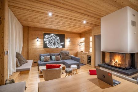 Rent in ski resort 6 room triplex chalet 12 people - Chalet St Barth - Les Arcs - Living area