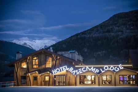 Location au ski Hôtel Base Camp Lodge - Les Arcs - Extérieur hiver