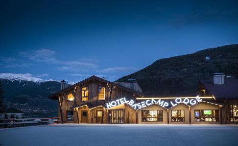 Skiverleih Hôtel Base Camp Lodge - Les Arcs - Draußen im Winter