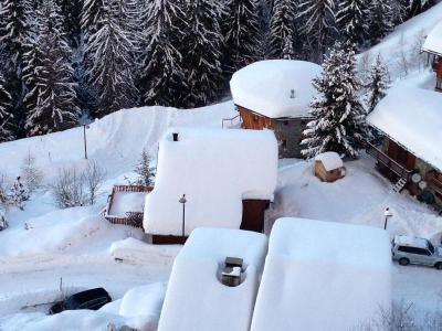 Rent in ski resort Les Chalets de la Croisette - Les Arcs - Winter outside